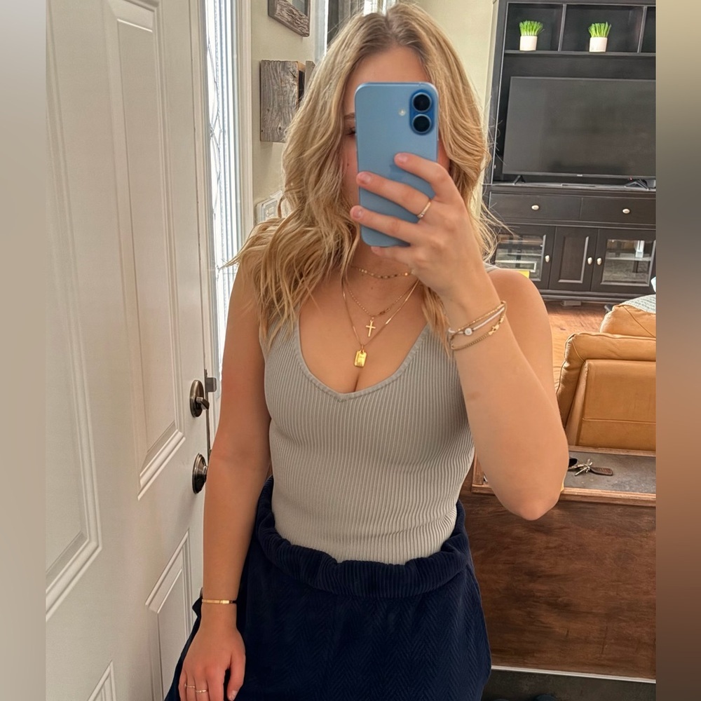 Aritzia Sculpt Knit tank